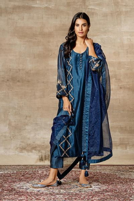 Karigari Blue Nalki Kurta Set